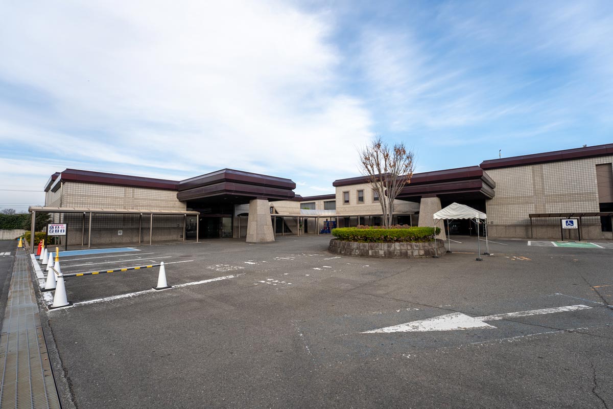 八王子市斎場の外観
