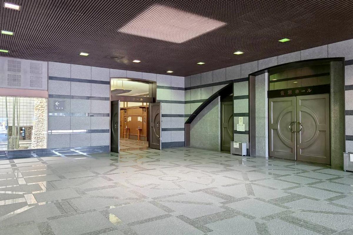 八王子市斎場の葬儀式場入り口