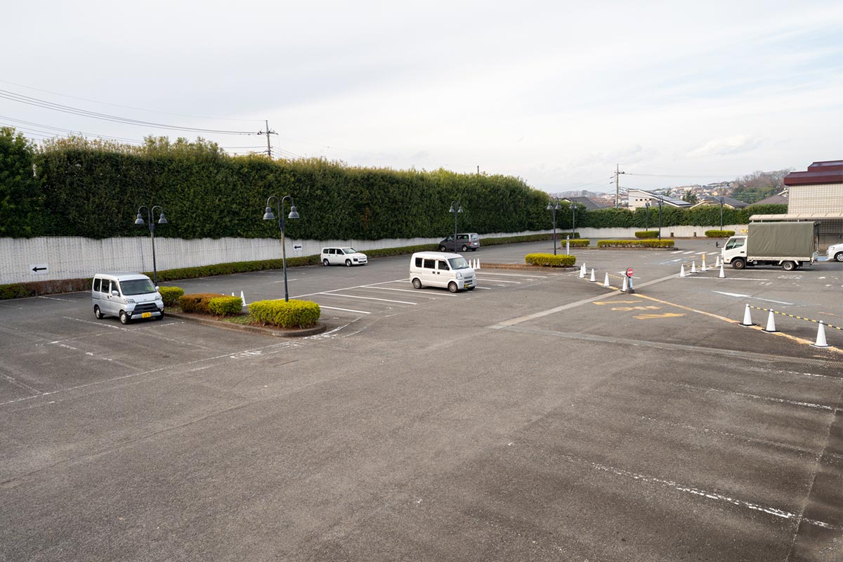 八王子市斎場の駐車場
